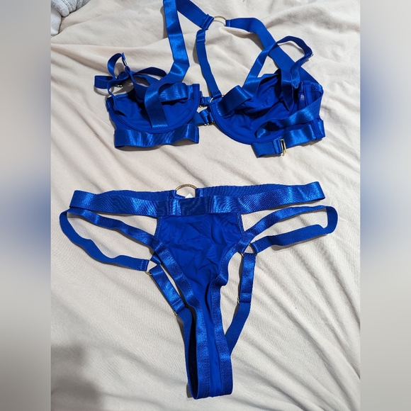 NEW sexy blue lingerie with porte jarretelle - Picture 5 of 5